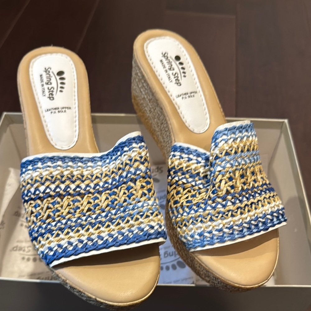 Spring Step Women's Blue and Tan Wedge Sandals